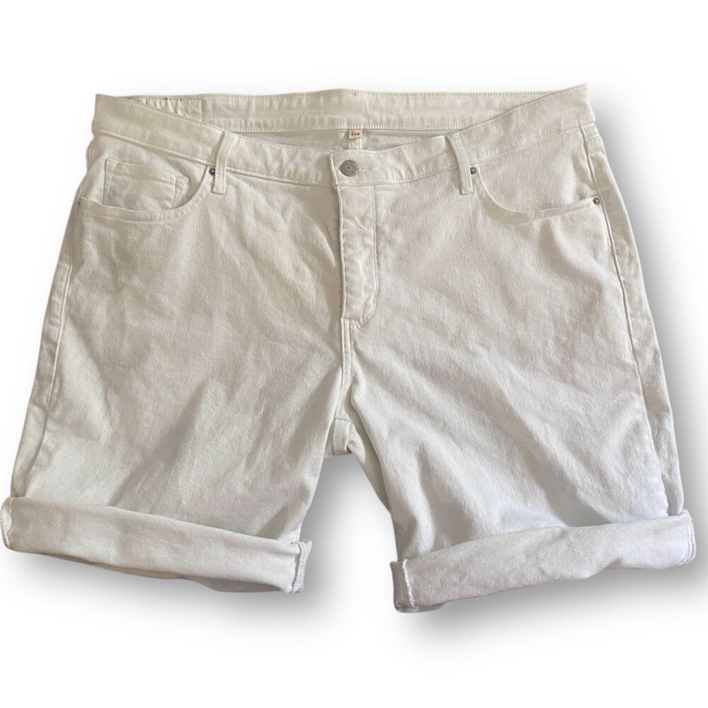 Levis Women’s White Denim Jean Shorts 24W High Rise Stretch Fit Bermuda 24